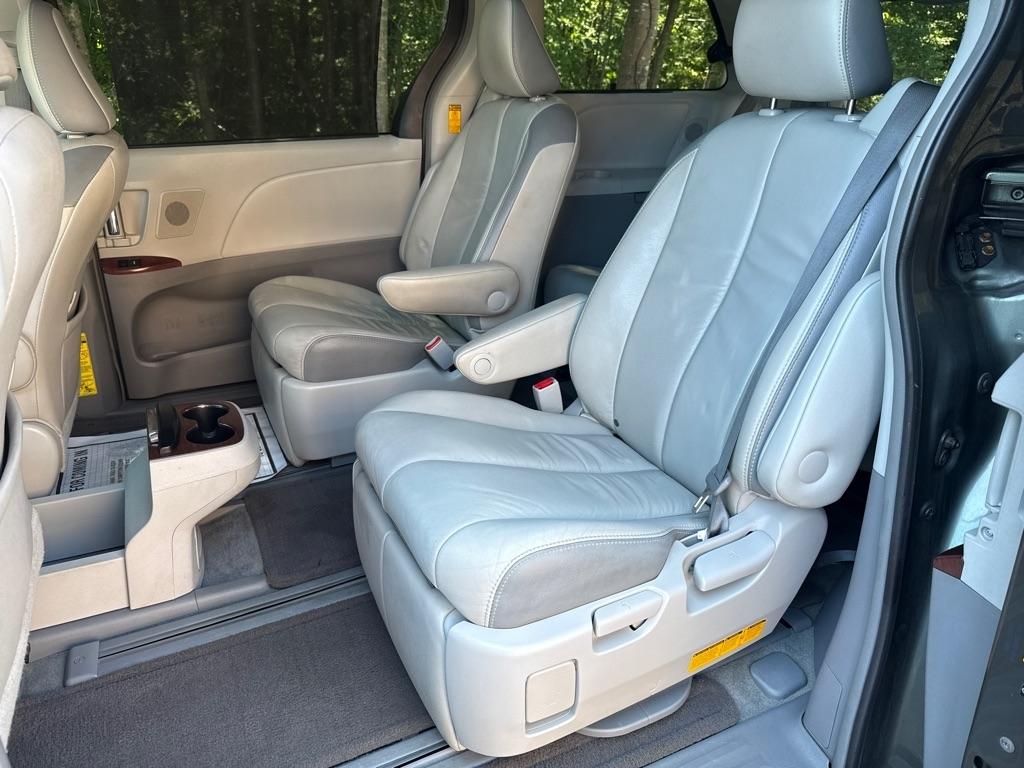 Toyota Sienna Limited Premium FWD 7-Passenger V6 2014