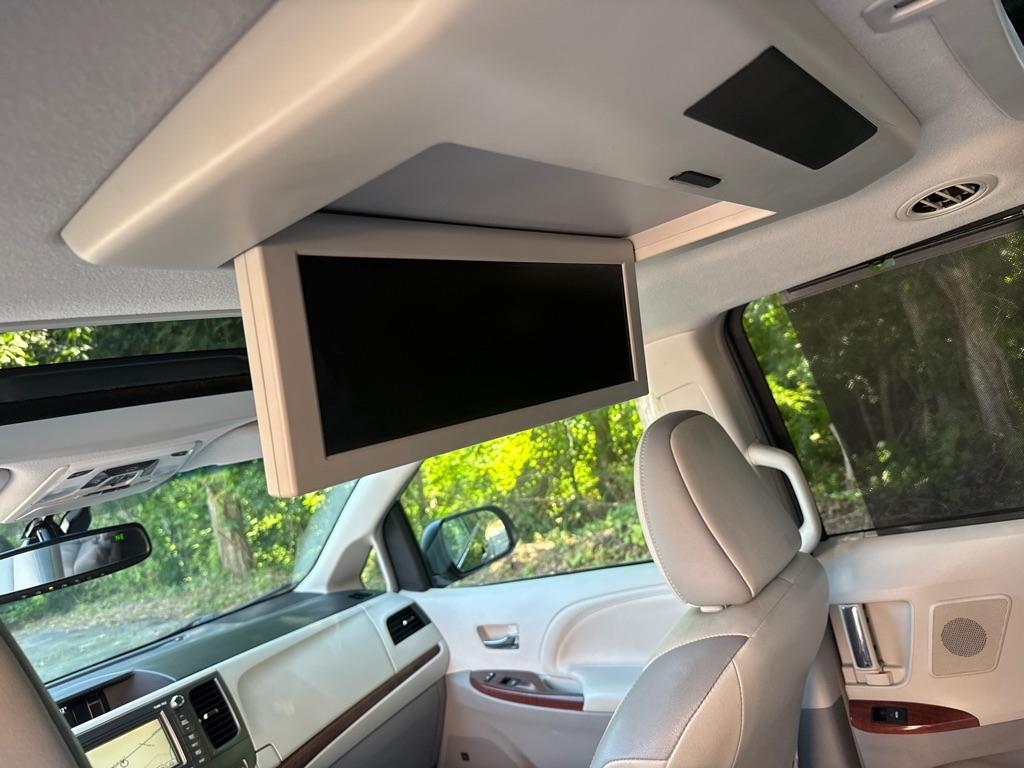 Toyota Sienna Limited Premium FWD 7-Passenger V6 2014