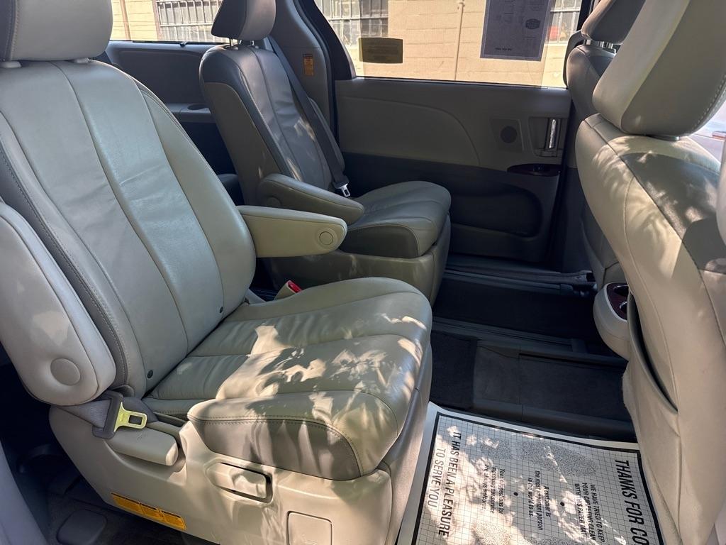 Toyota Sienna Limited Premium FWD 7-Passenger V6 2014