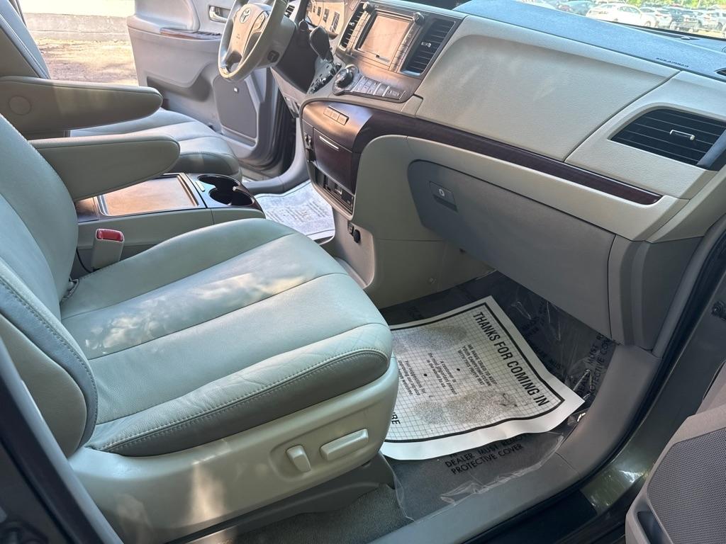 Toyota Sienna Limited Premium FWD 7-Passenger V6 2014