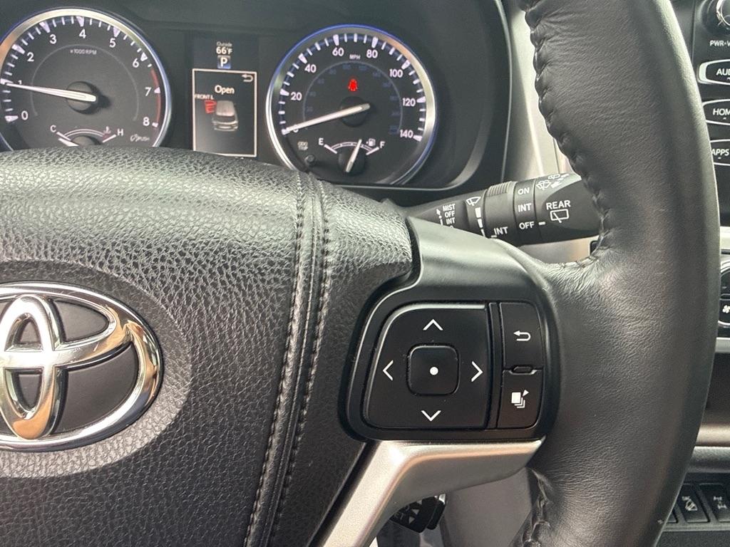 Toyota Highlander XLE AWD V6 2015
