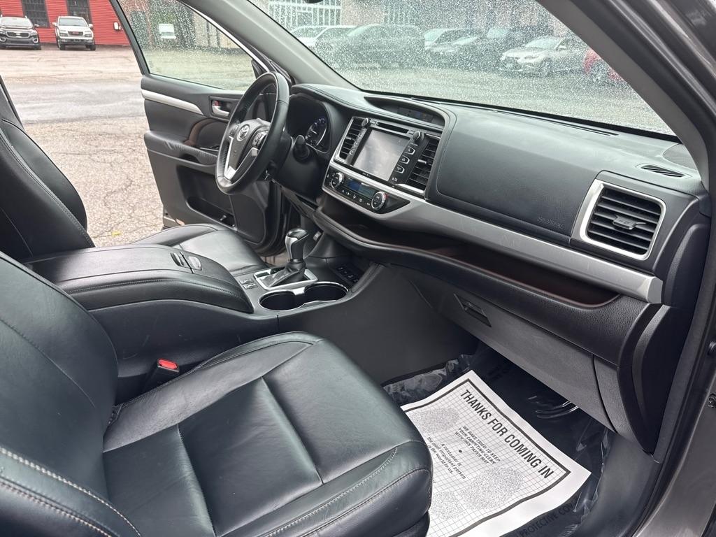 Toyota Highlander XLE AWD V6 2015