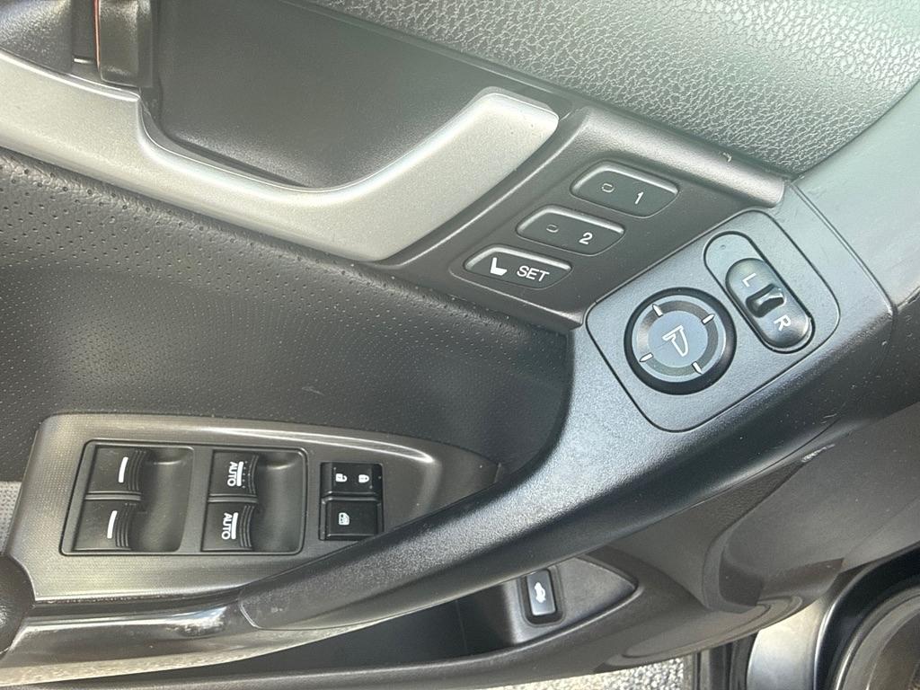 Acura TSX 5-speed AT 2012