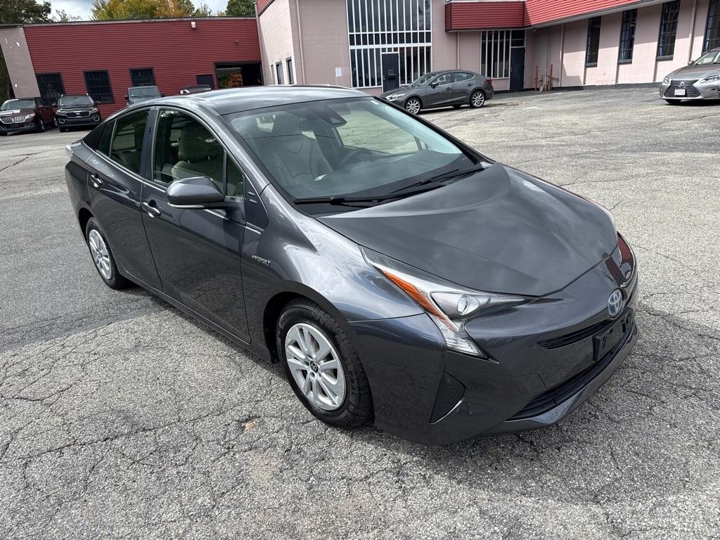 Toyota Prius Two 4D Hatchback 2017