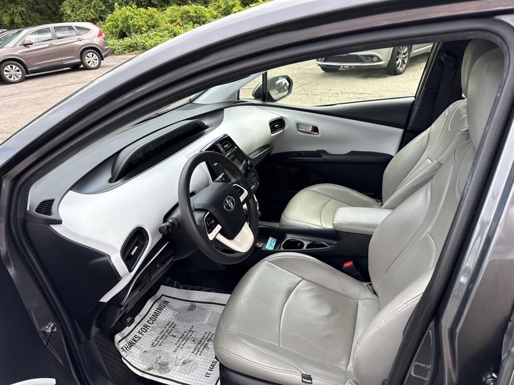 Toyota Prius Two 4D Hatchback 2017