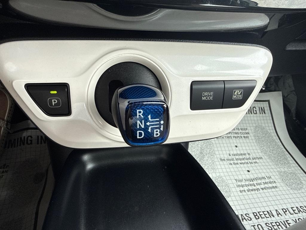 Toyota Prius Two 4D Hatchback 2017