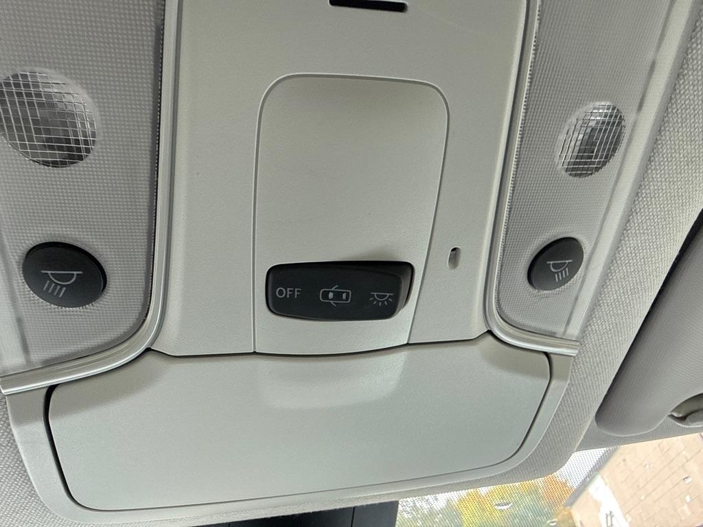 Toyota Prius Two 4D Hatchback 2017