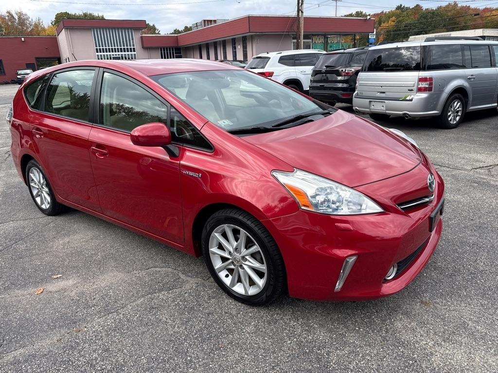 Toyota Prius V Five (Natl) 2012