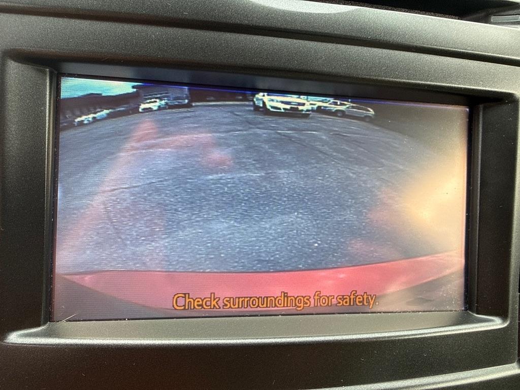 Toyota Prius V Five (Natl) 2012