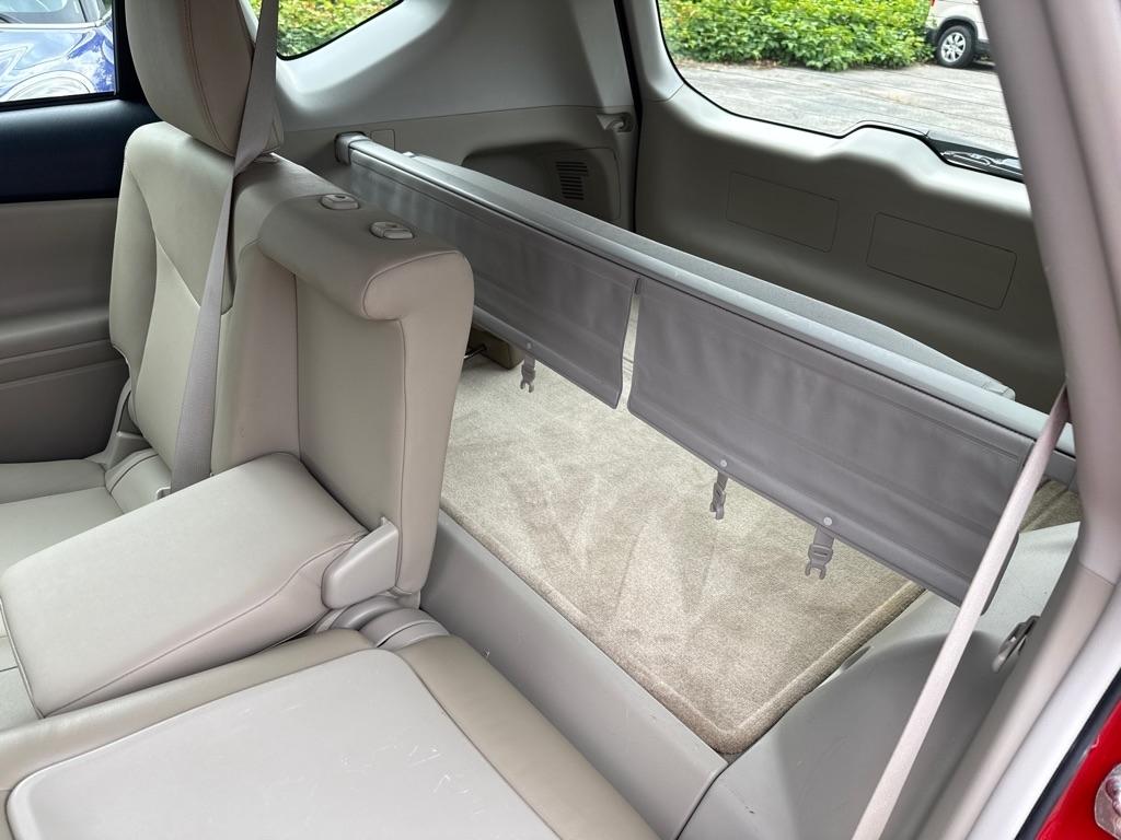 Toyota Prius V Five (Natl) 2012