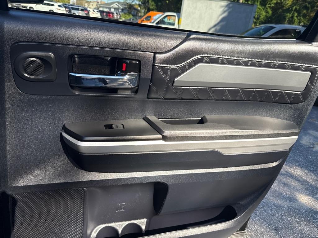 Toyota Tundra Platinum CrewMax 5.7L 4WD 2014