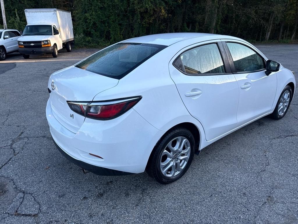 Scion iA 4dr Sdn Auto (Natl) 2016