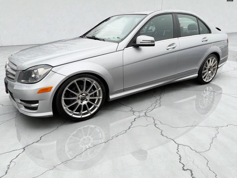 Mercedes-Benz C-Class C300 4MATIC Luxury Sedan 2012