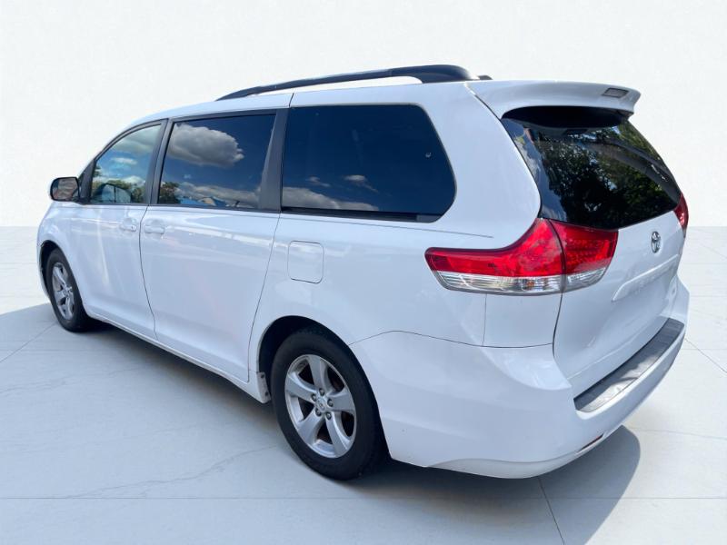 2011 Toyota Sienna LE