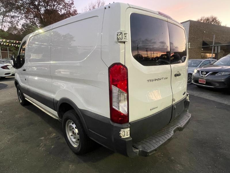 2018 Ford Transit 250 Van Low Roof w/Sliding Pass. 130-in. WB