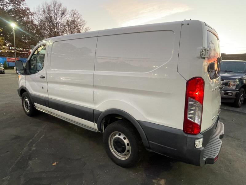 2017 Ford Transit 250 Van Low Roof w/Sliding Pass. 130-in. WB