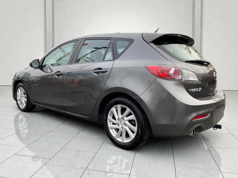 Mazda MAZDA3 I Grand Touring 5-Door 2012