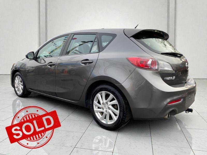 Mazda MAZDA3 I Grand Touring 5-Door 2012