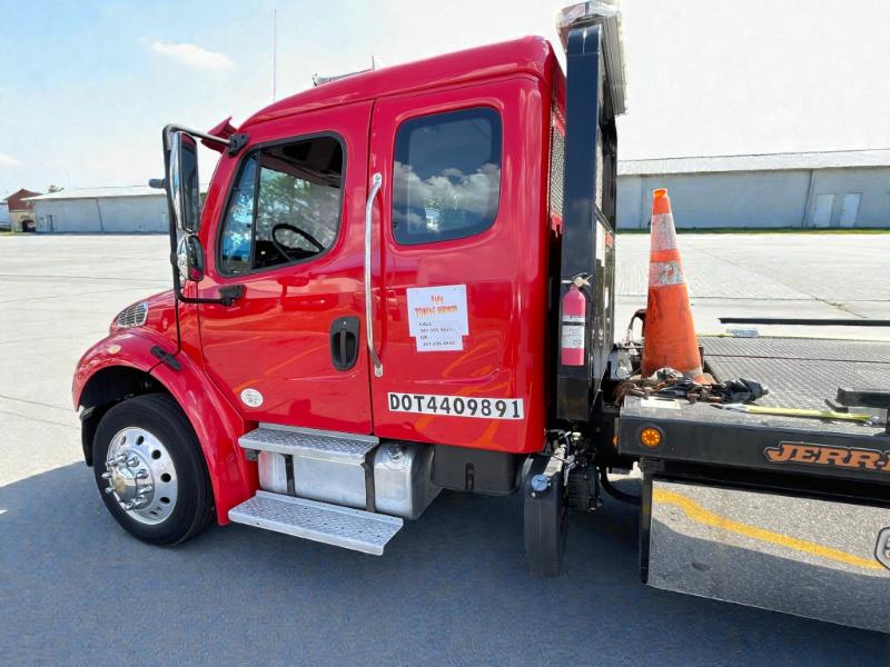 2017 Freightliner M2 106 Medium Duty 