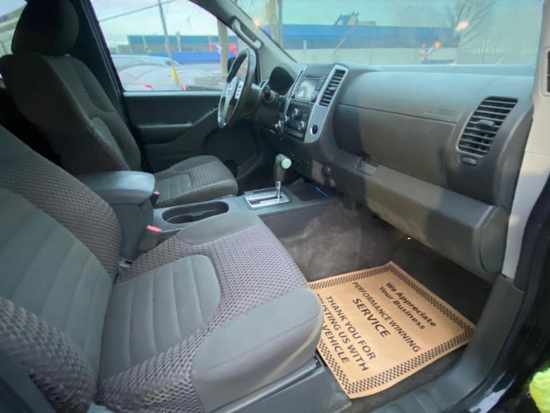 Nissan Frontier S Crew Cab 5AT 4WD 2015