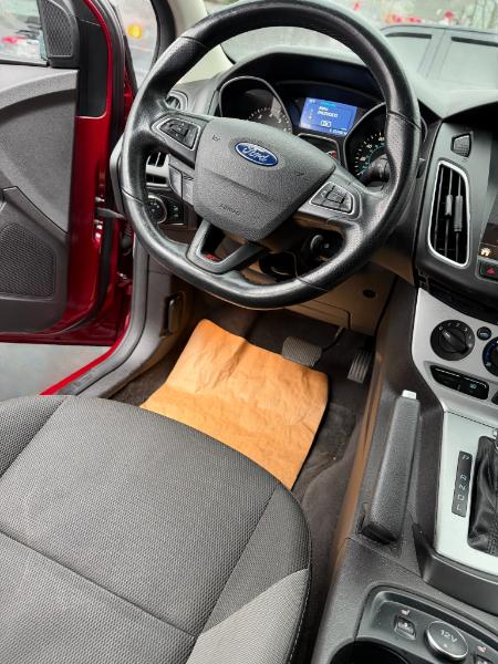 Ford Focus SE Sedan 2014