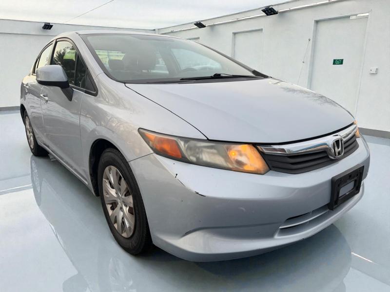 Honda Civic LX Sedan 5-Speed AT 2012