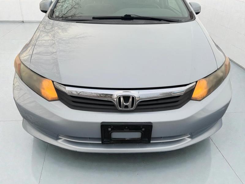 Honda Civic LX Sedan 5-Speed AT 2012