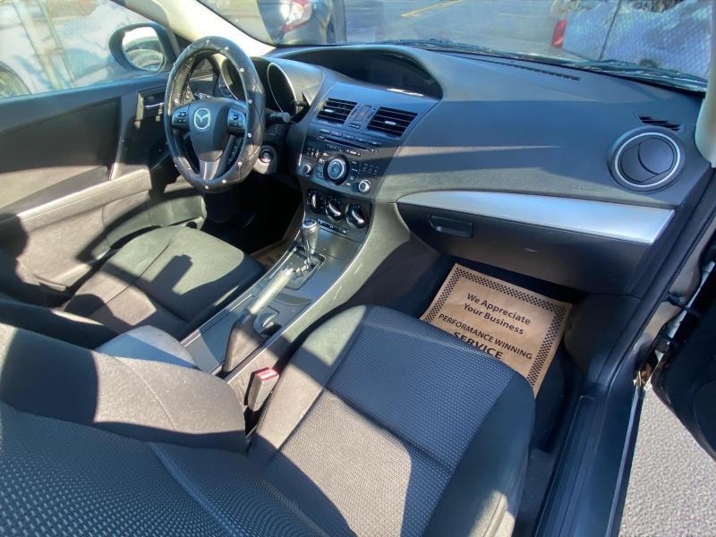 Mazda MAZDA3 i Touring 4-door 2012