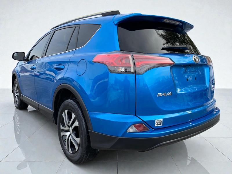 Toyota RAV4 LE AWD 2018