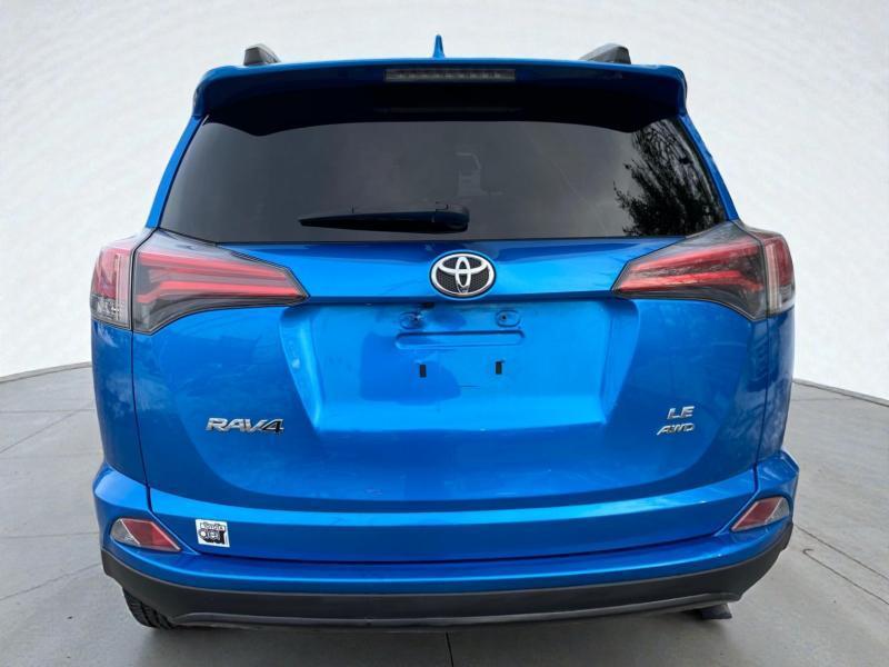 Toyota RAV4 LE AWD 2018