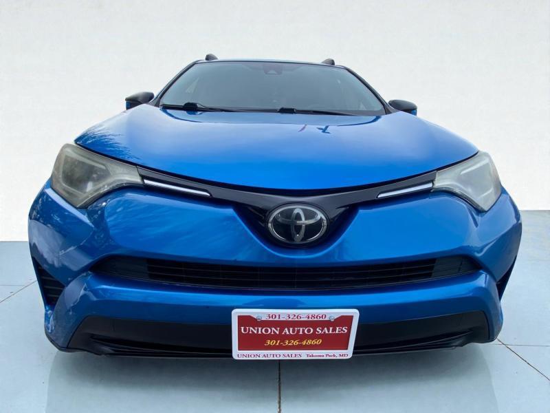 Toyota RAV4 LE AWD 2018