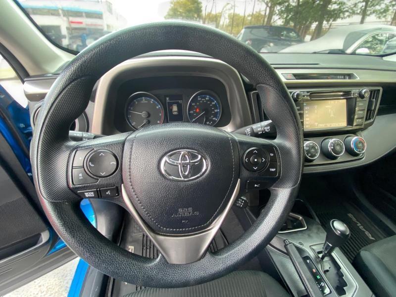 Toyota RAV4 LE AWD 2018