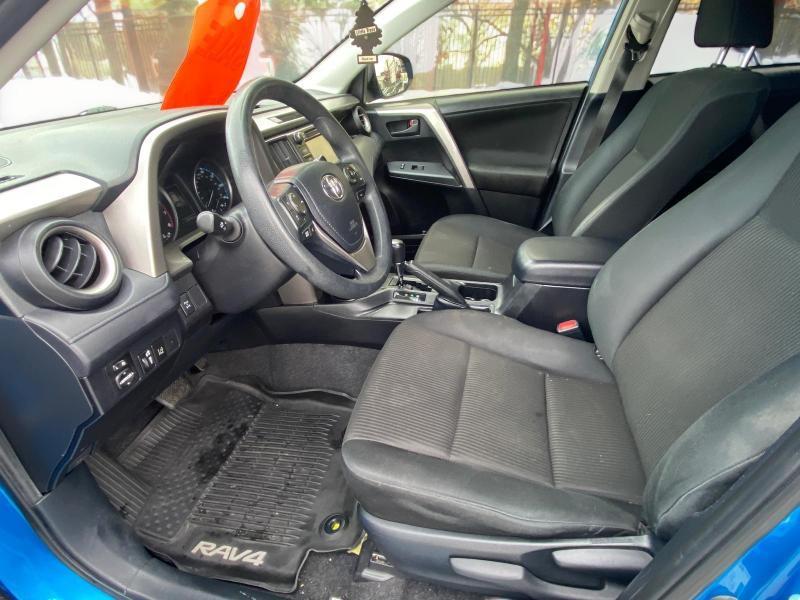 Toyota RAV4 LE AWD 2018