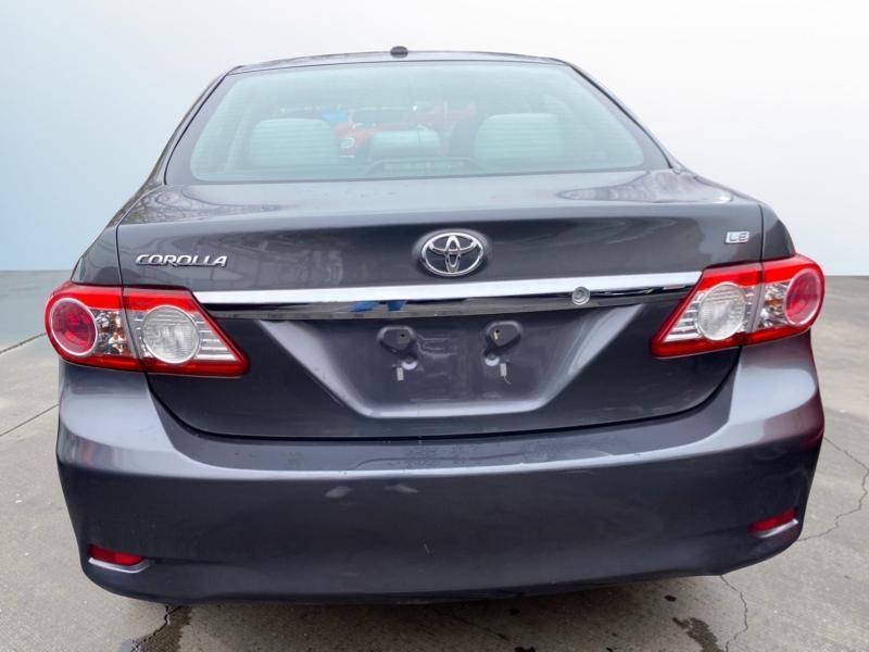 Toyota Corolla S 5-Speed MT 2013