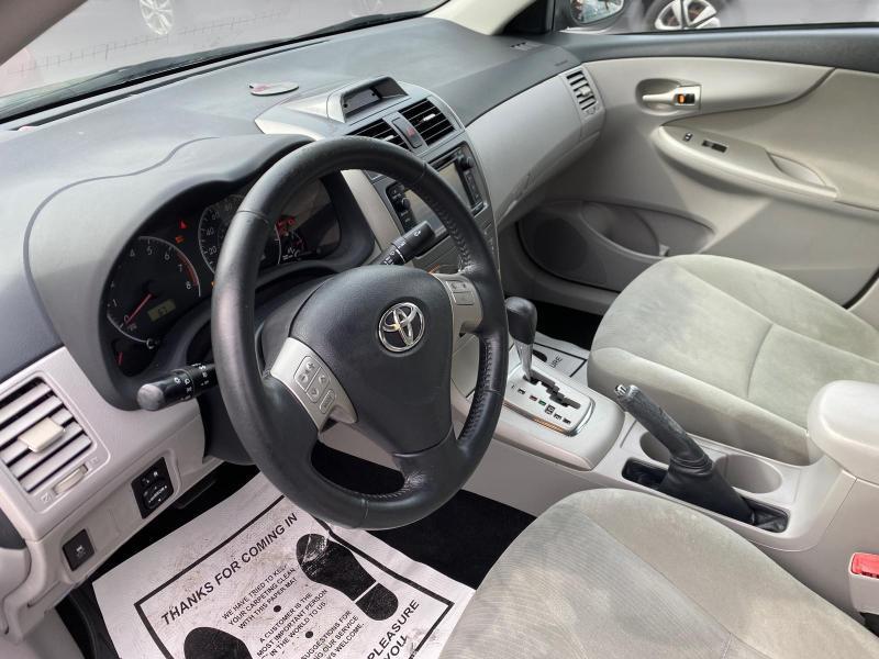 Toyota Corolla S 5-Speed MT 2013