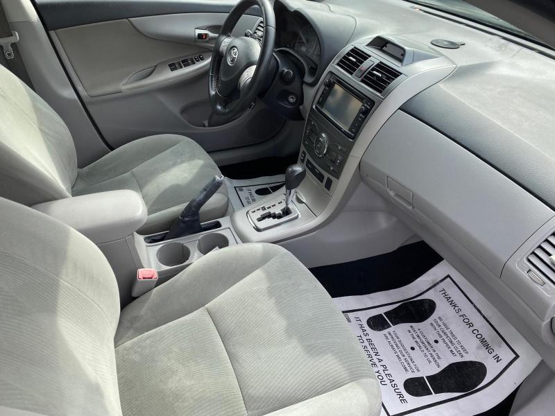 Toyota Corolla S 5-Speed MT 2013