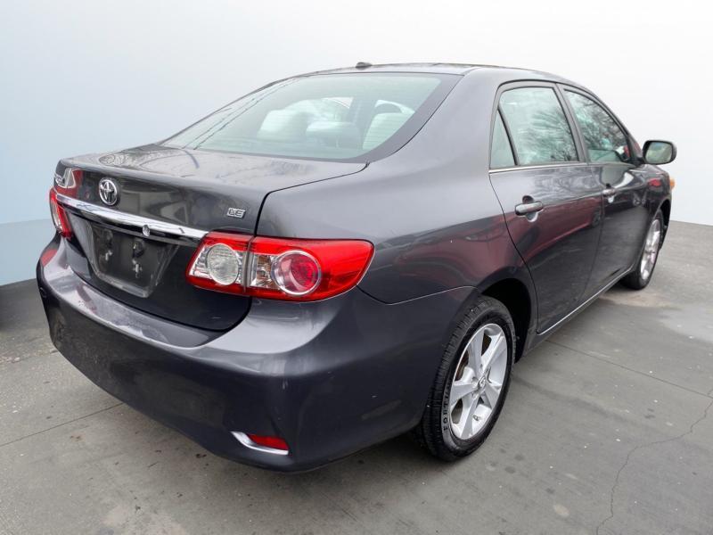 Toyota Corolla S 5-Speed MT 2013