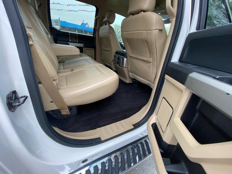 Ford F-150 4WD SuperCab 163" Lariat w/HD Payload Pkg 2016