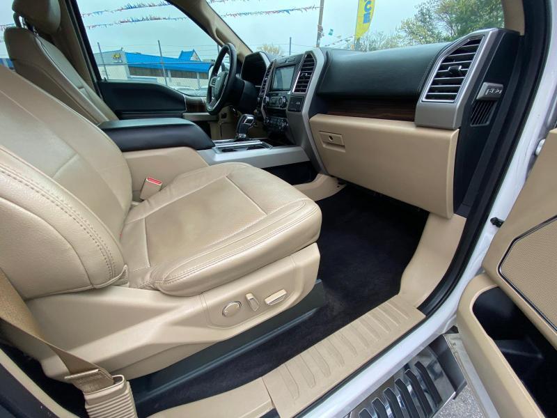 Ford F-150 4WD SuperCab 163" Lariat w/HD Payload Pkg 2016