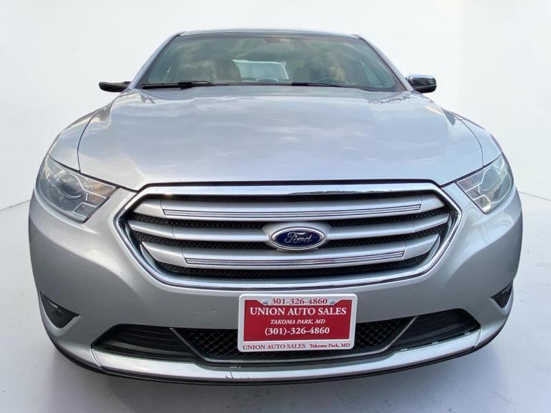 Ford Taurus Limited FWD 2013