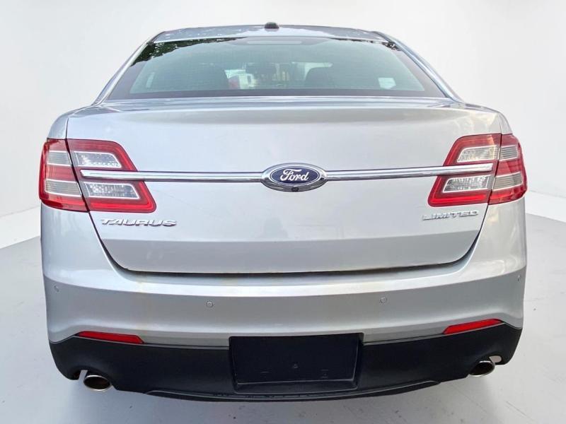 Ford Taurus Limited FWD 2013
