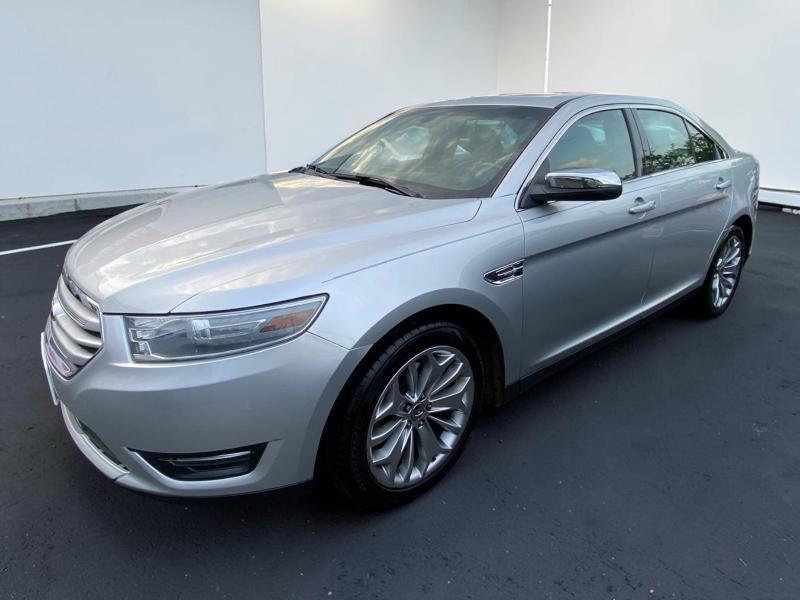 Ford Taurus Limited FWD 2013