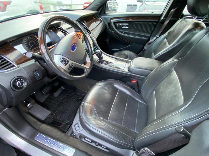 Ford Taurus Limited FWD 2013