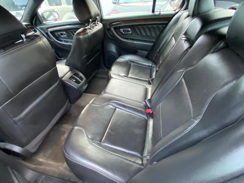 Ford Taurus Limited FWD 2013