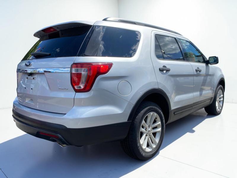 Ford Explorer Base 4WD 2016
