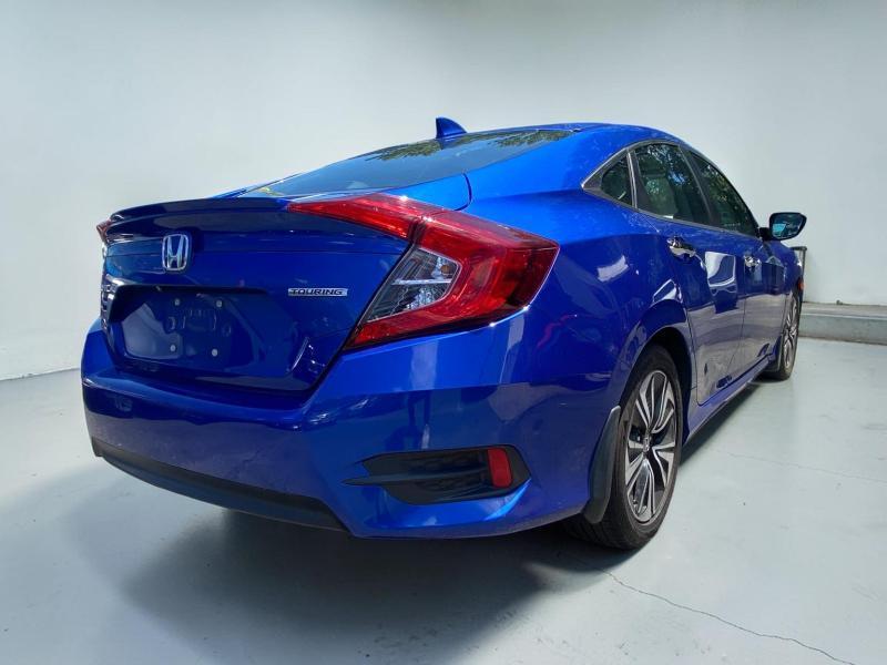 Honda Civic Touring Sedan CVT 2017