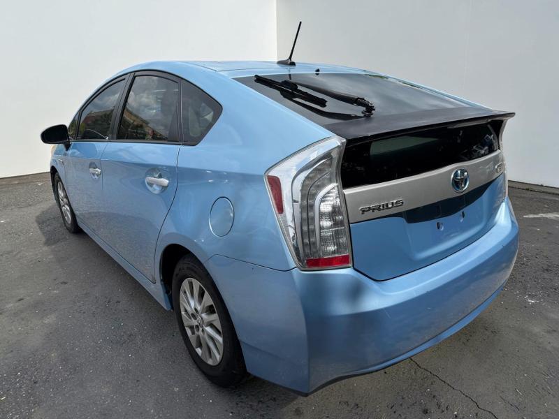 Toyota Prius Plug-In 2012