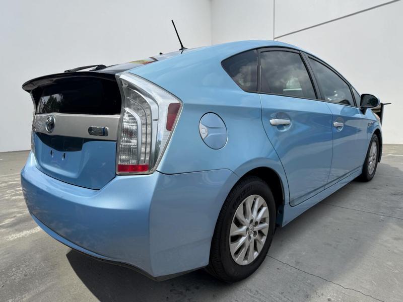 Toyota Prius Plug-In 2012