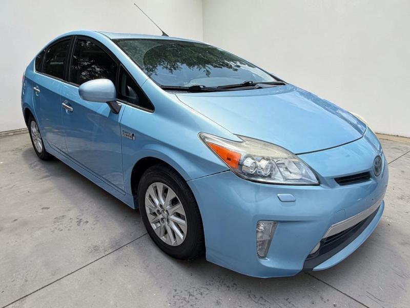 Toyota Prius Plug-In 2012