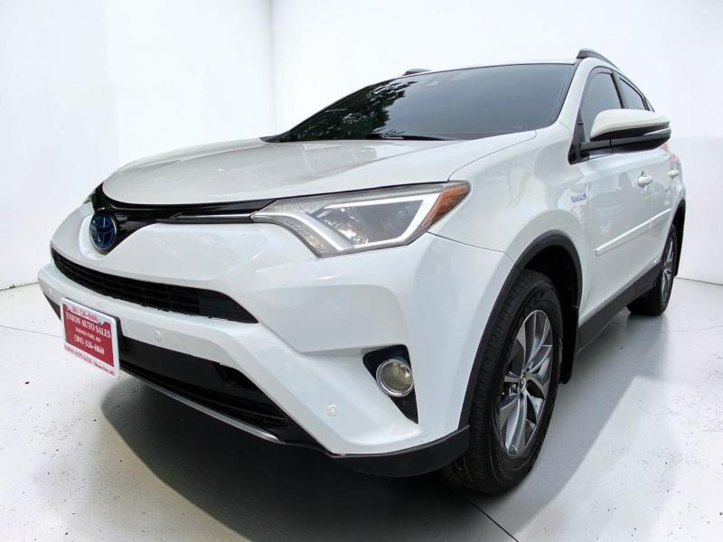 Toyota RAV4 Hybrid XLE 2018